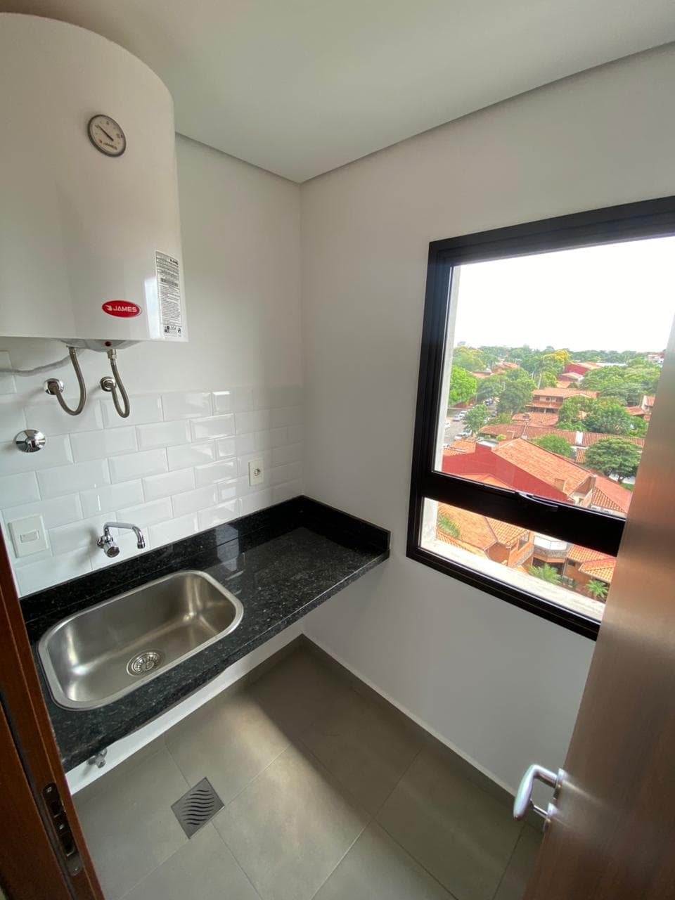 Departamento Amoblado de 2 Dormitorios en el Barrio Mburucuya-LAP7870676, foto 3