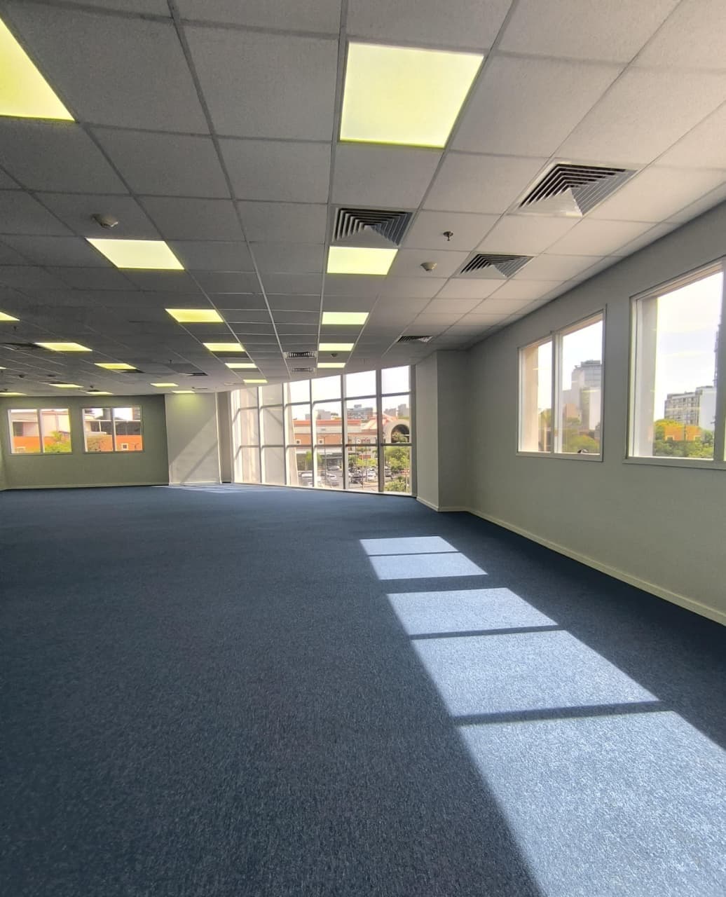 Oficina corporativa 216 m2 ????✨ Sobre Aviadores del Chaco