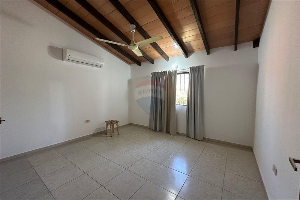 ¡Alquiler de Casa en Laurelty, Luque!, foto 5