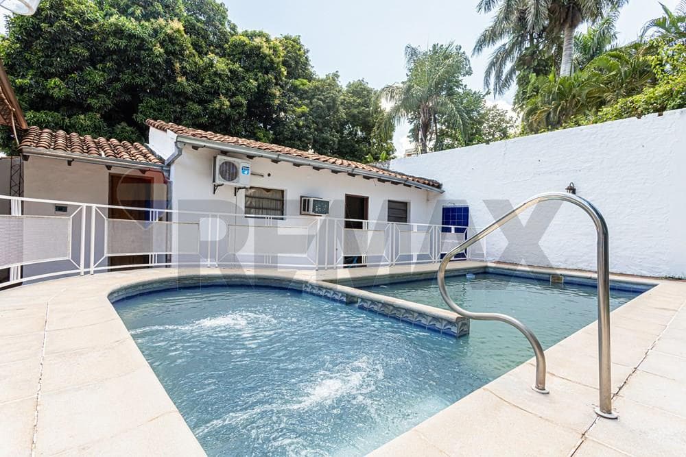 Residencia de 6 habitaciones con Piscina en Asunción lote de 1204 M2, foto 2