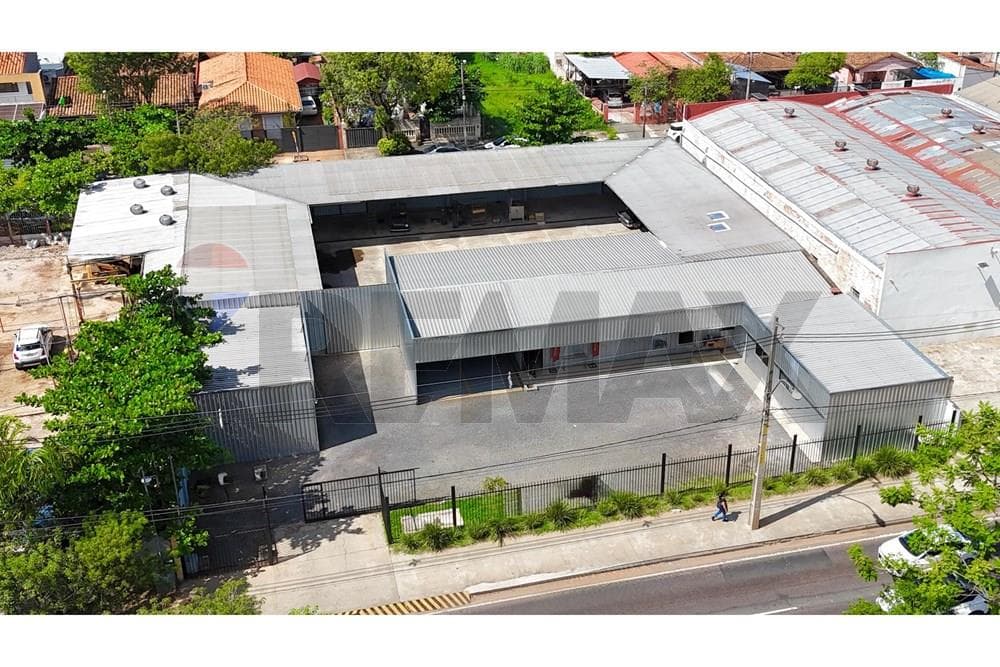 Depósito corporativo sobre Av. Madame Lynch, foto 3