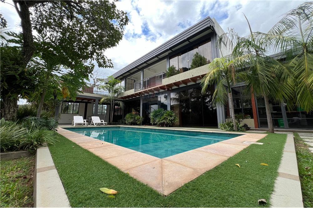 Moderna residencia en San Bernardino!, foto 2