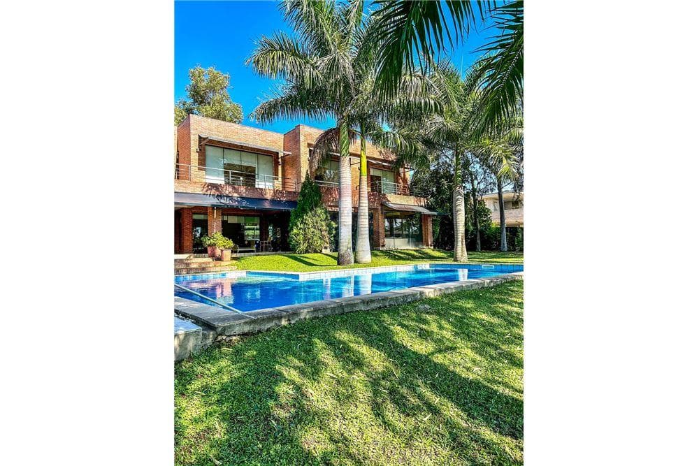 Casa lujosa en Mariano Roque Alonso, foto 1