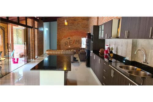 Casa-Venta-PY Cordillera San Bernardino Avda Mbocaja San Bernardino. COD 500, foto 3