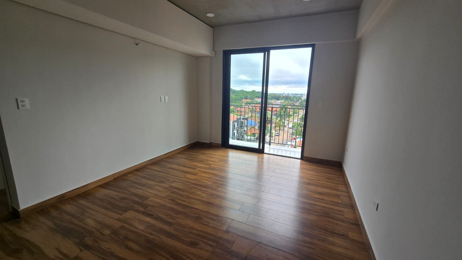 Alquilo departamento en ycua sati! 1 dorm con cochera