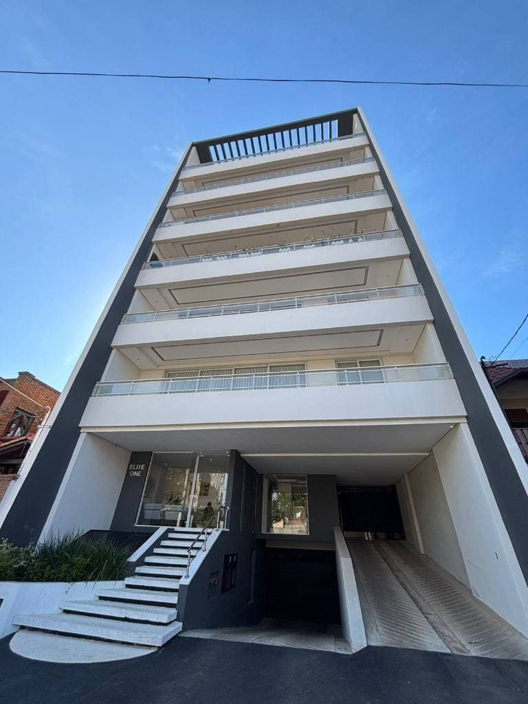 Vendo dpto edificio elite one barrio mburucuya