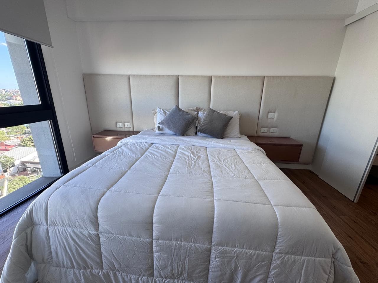 Departamento tipo dúplex amoblado de 3 dormitorios edificio more del sol — foto 3