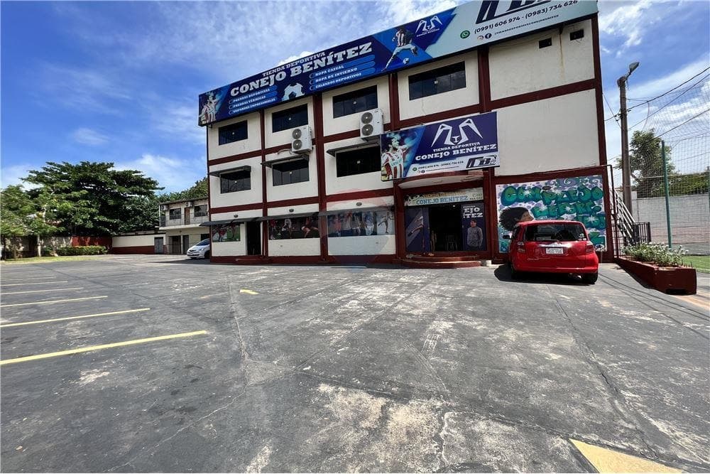 Alquilo local con show room y oficinas