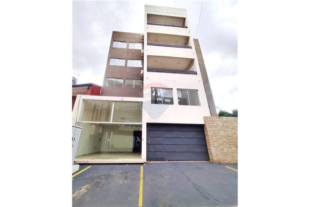Edificio de 5 niveles, zona Shop Del Sol, foto 1