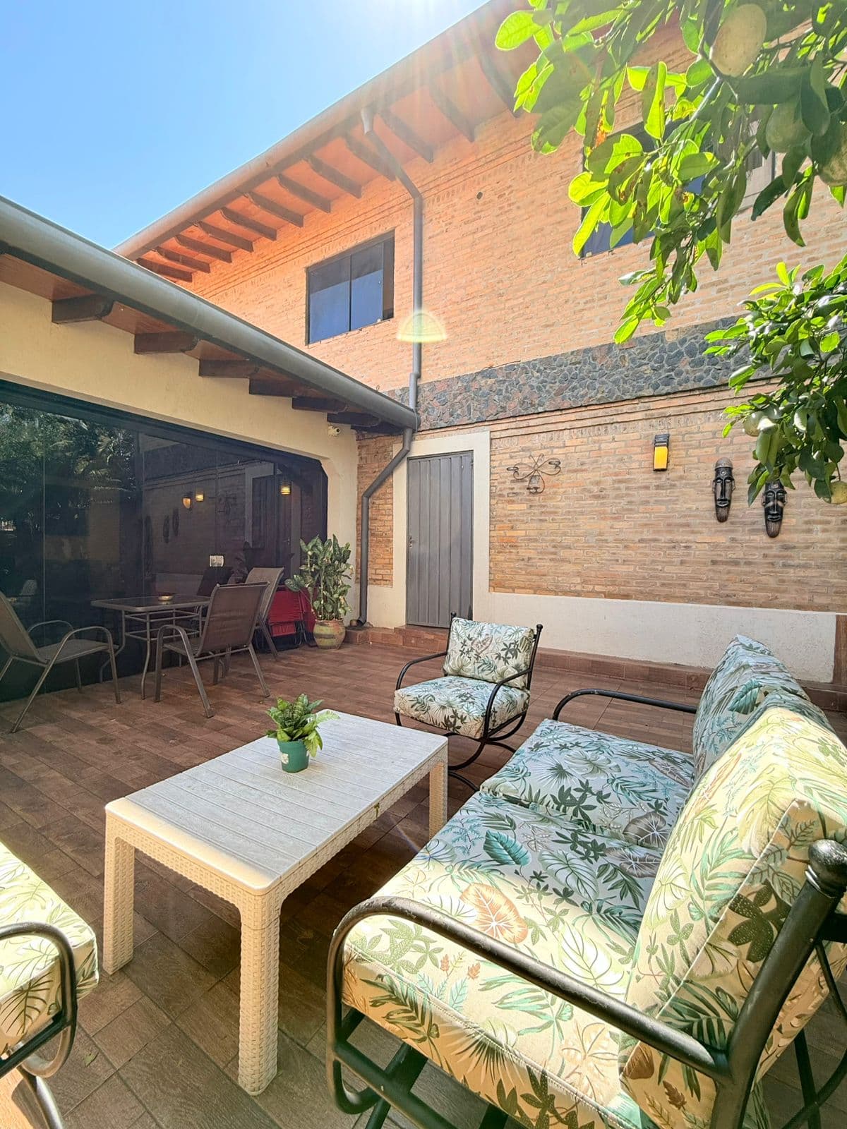 En venta residencia en barrio Recoleta - Asunción
