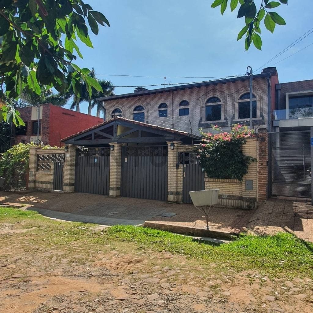 Vendo duplex en Primer Barrio - Luque