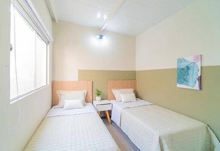En venta casas de tres dormitorios en barrio cerrado arasy III, aregua, foto 4