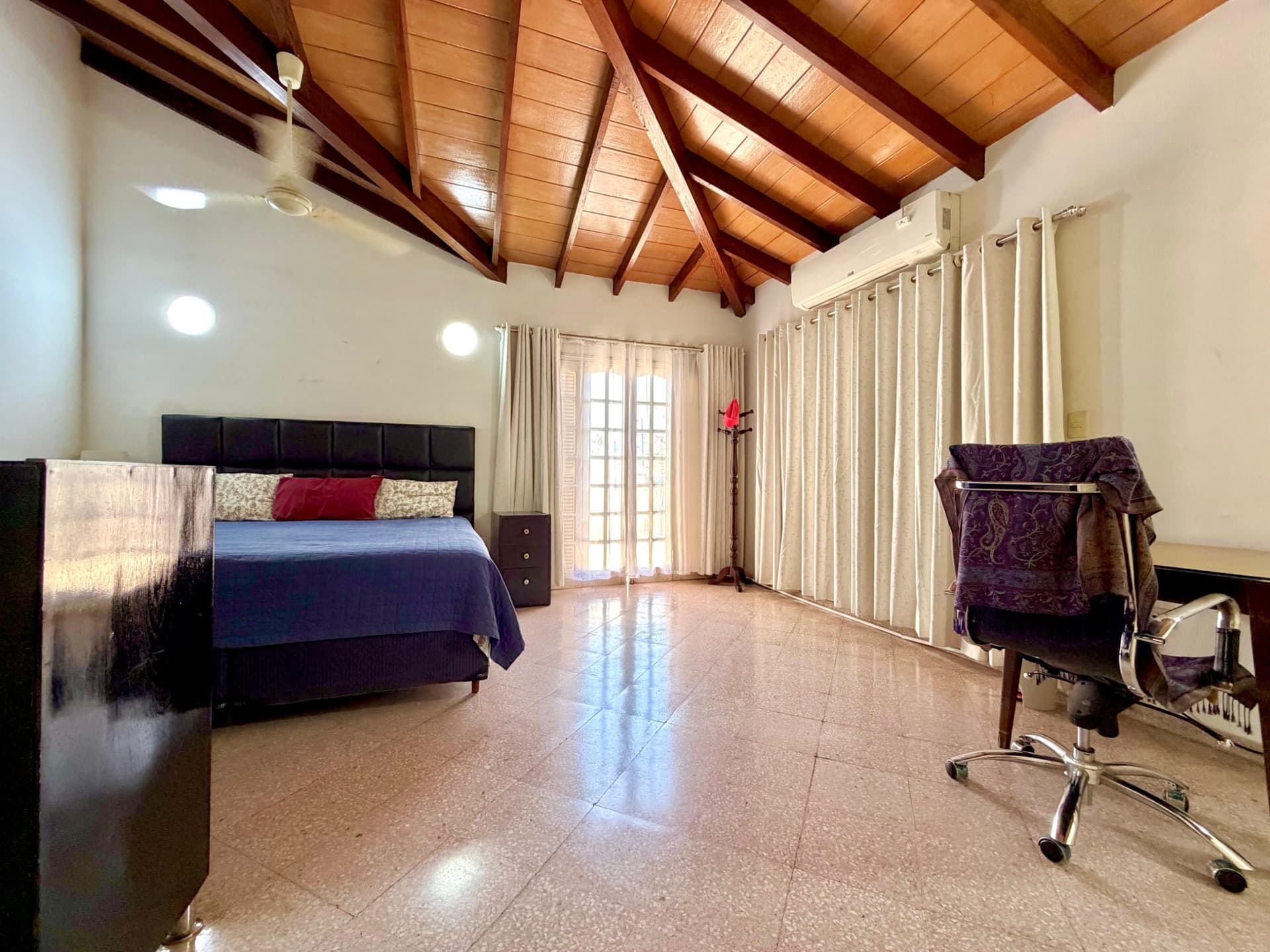 hermosa casa en Lambaré, foto 4