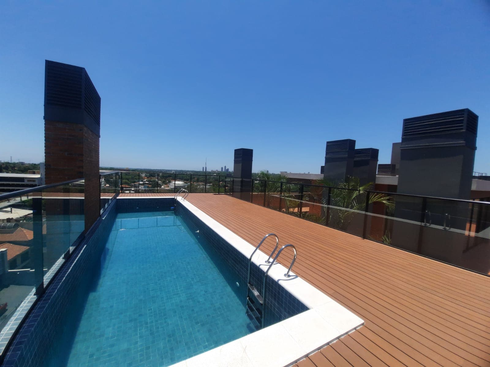 A pasos del Club Centenario, exclusivo y fino Edificio LA ESTANZA, foto 1