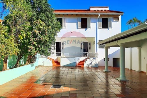 En Alquiler amplia casa zona Palacio de Justicia — foto 4