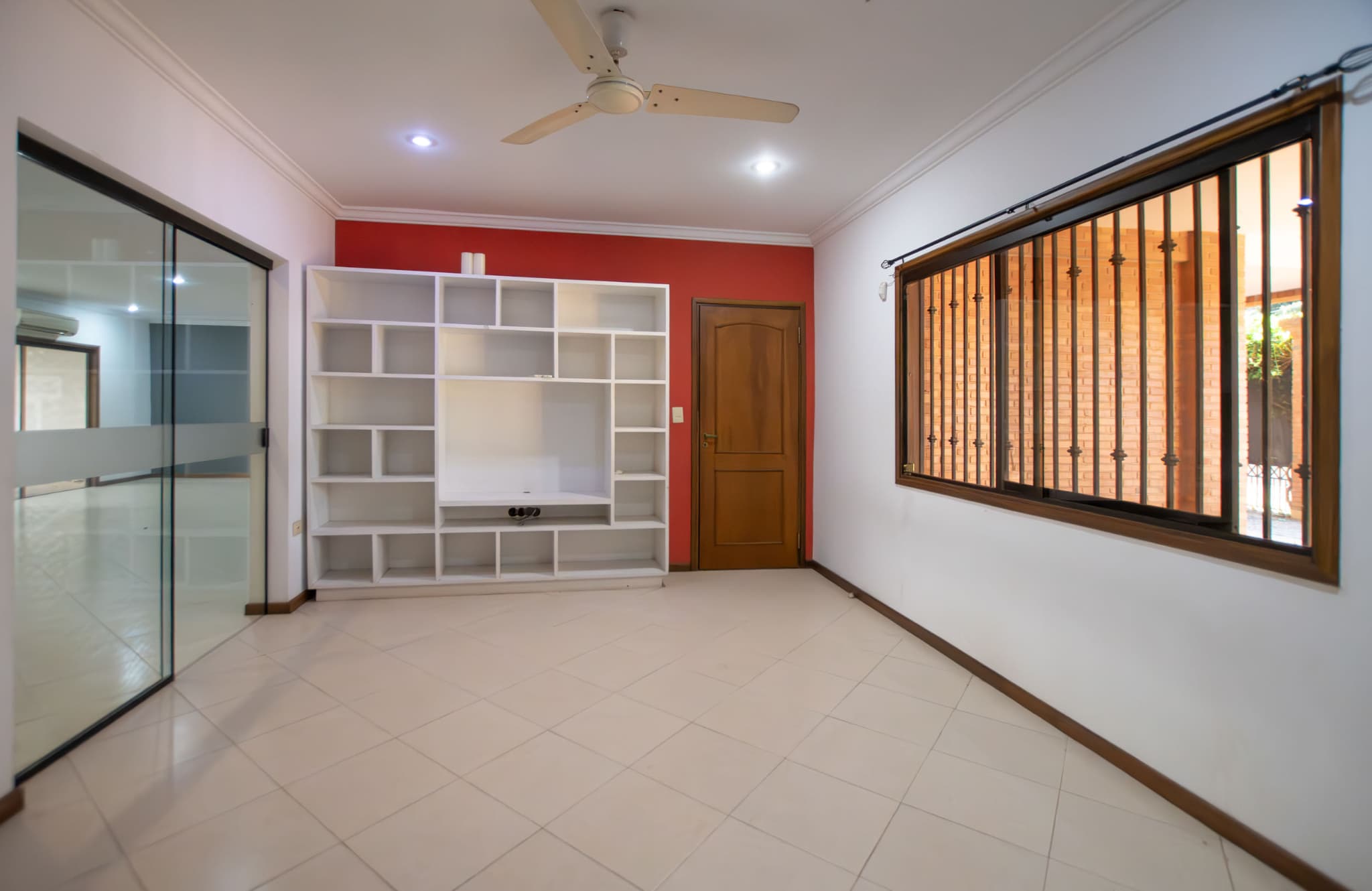 Casa Amplia A Una Cuadra De Stma. Trinidad, Cerca De Shoppings — foto 5