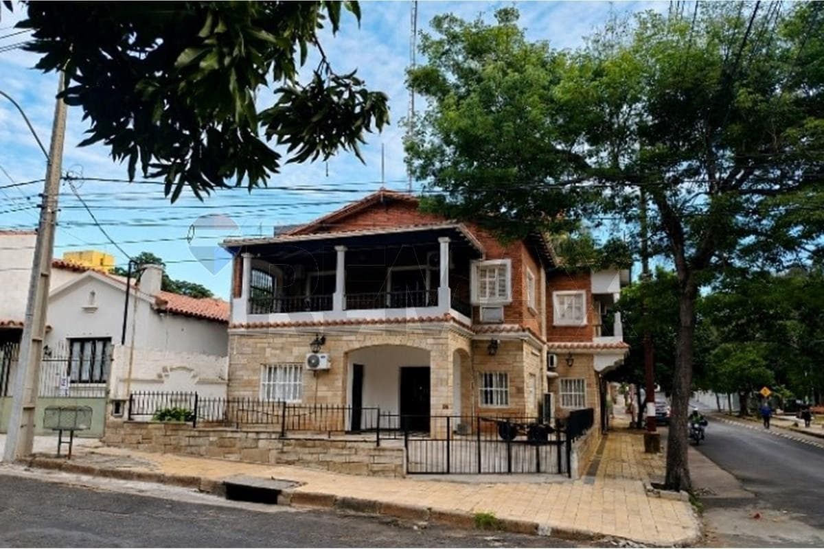 ???? Residencia Icónica en Esquina Estilo Colonial Sobre Gral. Bruguez, foto 3