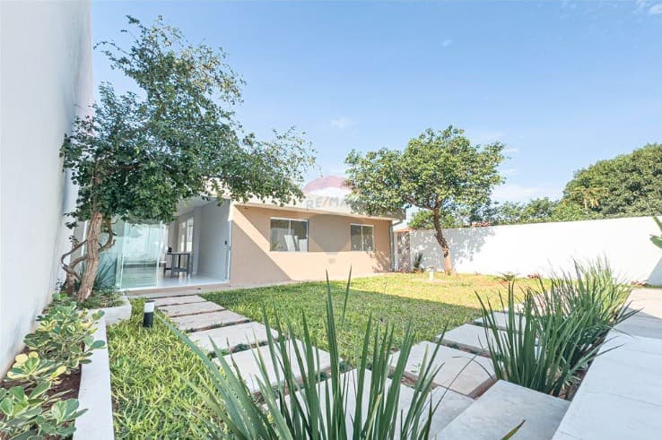 En venta amplia casa con piscina en Villa Elisa, foto 3
