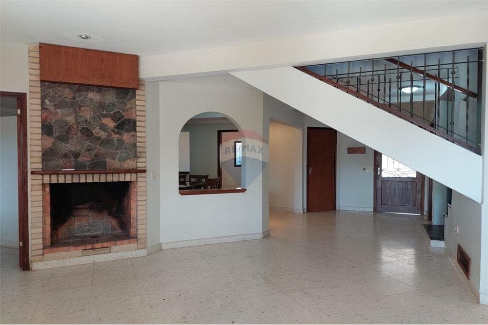 En venta - casa en el prestigioso bº madame lynch, foto 3