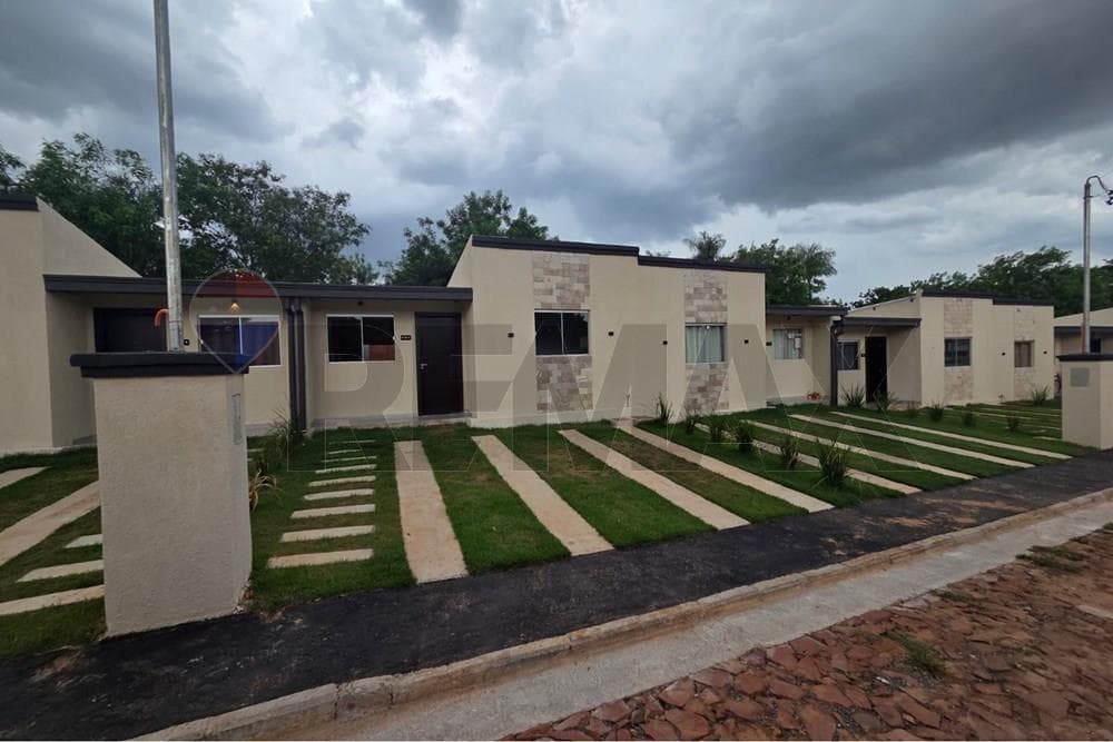 Chalet - Alquiler - Luque, Central, Paraguay — foto 2