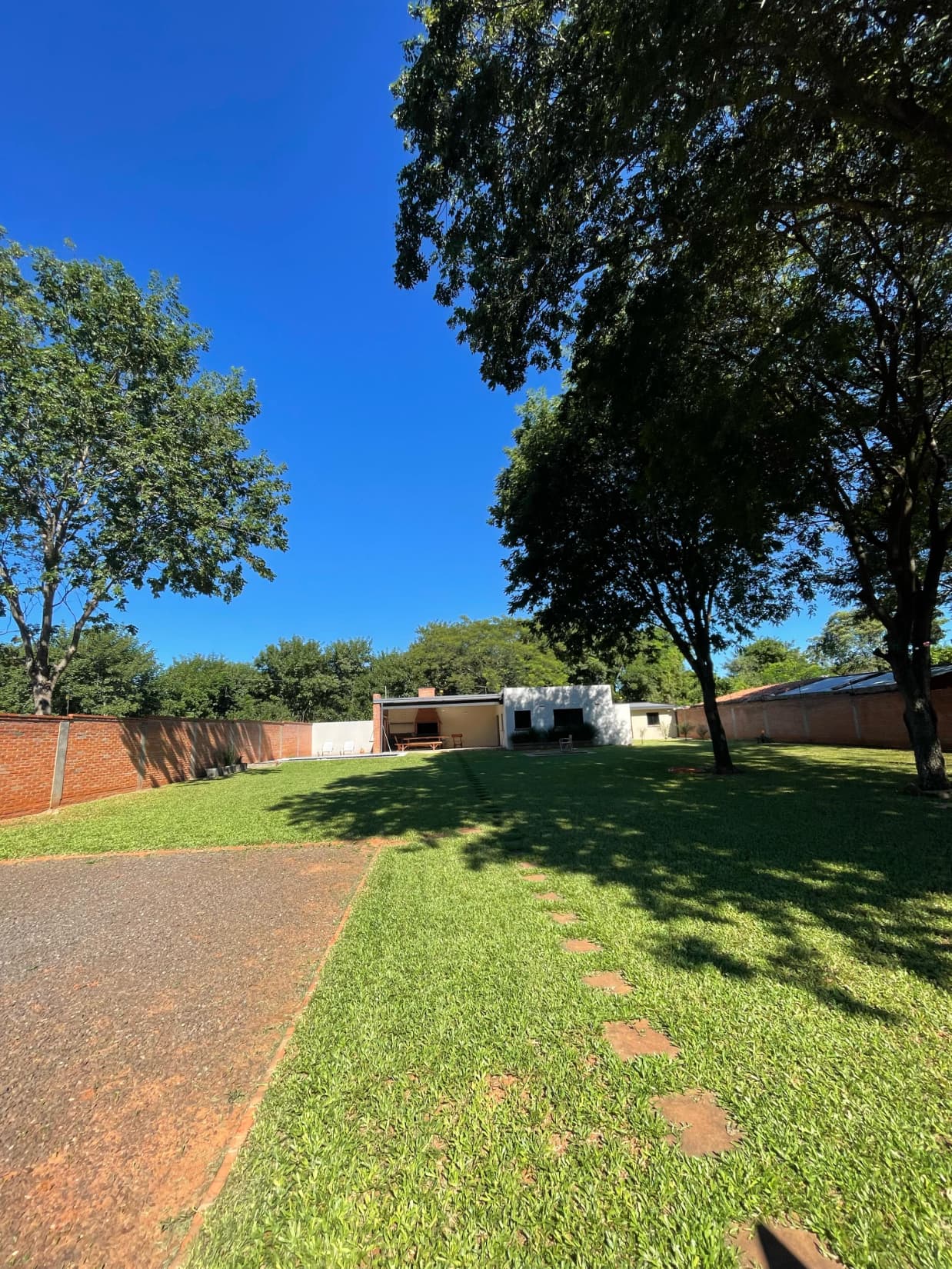 casa semi amoblada en Luque - Zona Rakiura 1100 m2 de terreno, foto 2