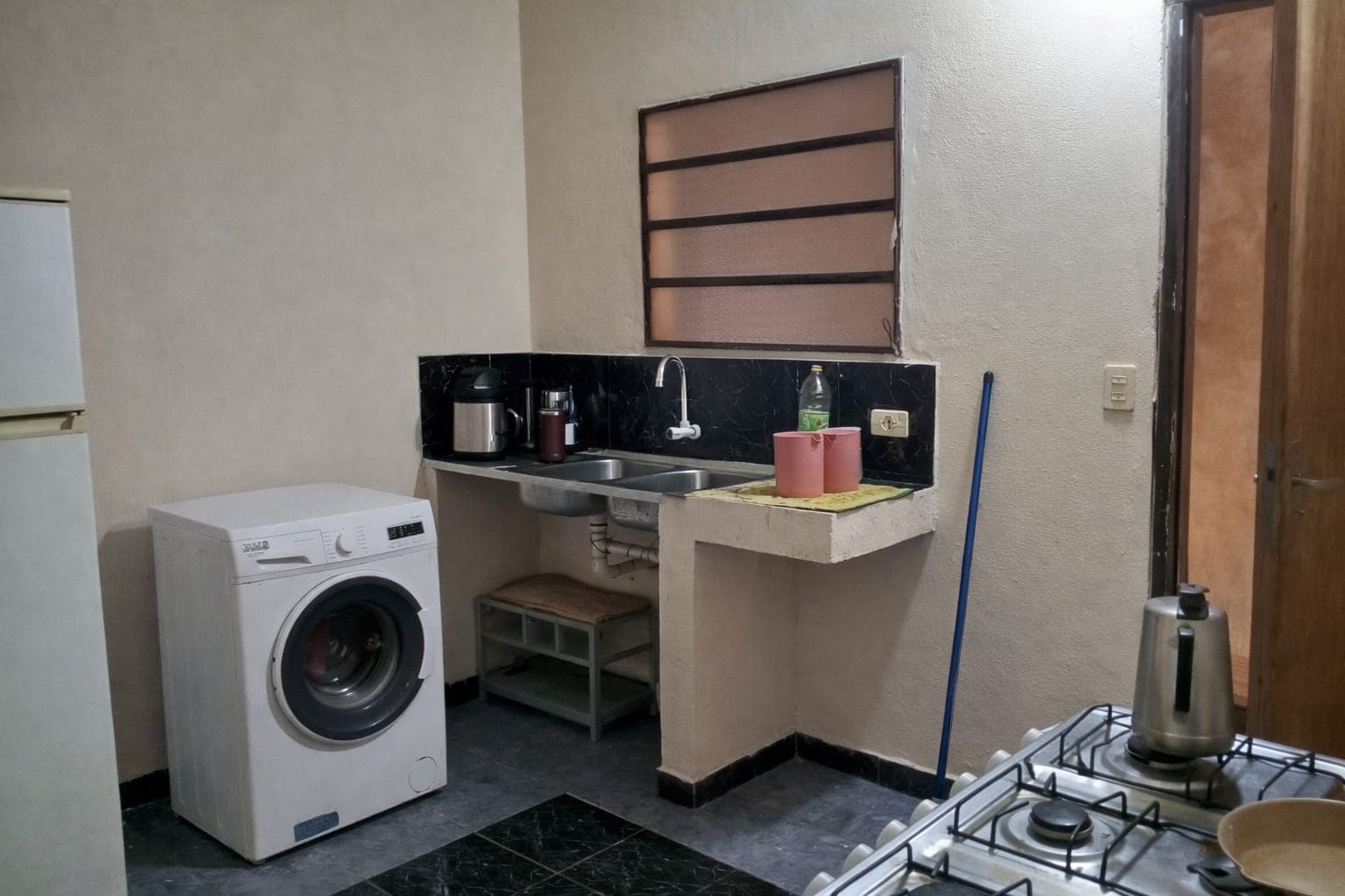Casa c/ constrccion a terminar en Ñemby bº caaguazu, foto 3