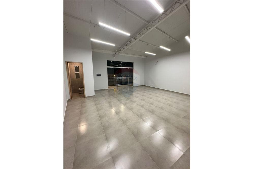 Se alquila local comercial a cuadra de molas lopez — foto 5