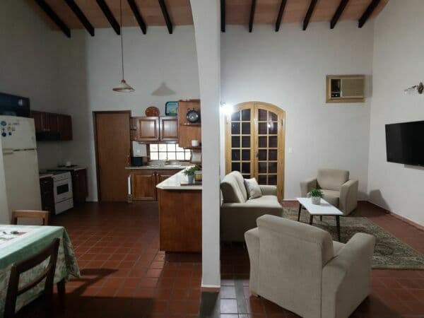 Casa amplia con quincho y patio – zona félix bogado, foto 4