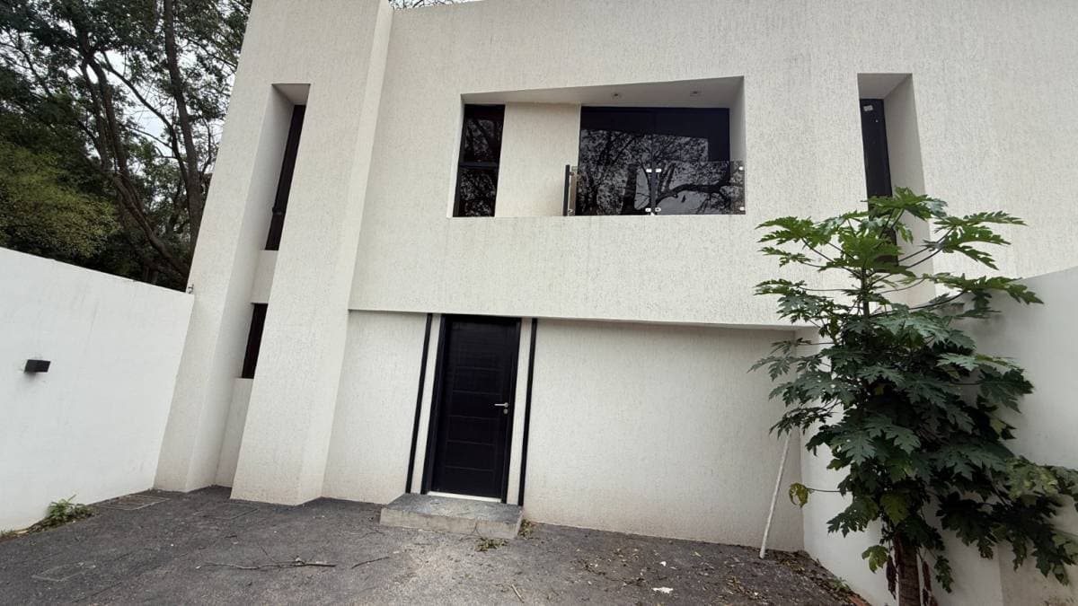 Alquilo duplex en lambare - zona yacht