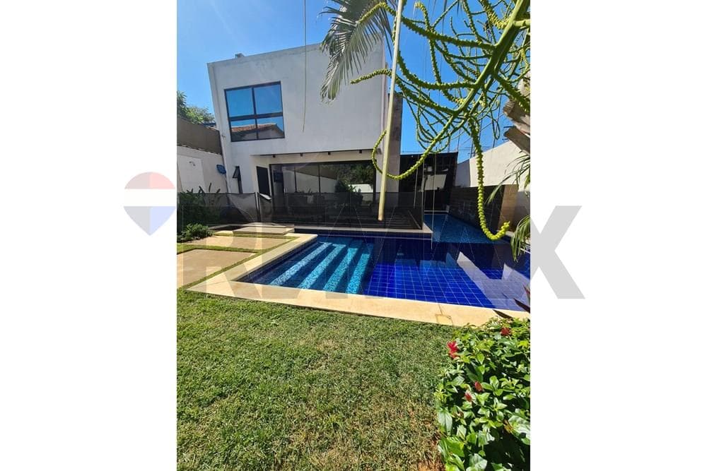 En venta exclusiva residencia en San Lorenzo, foto 1