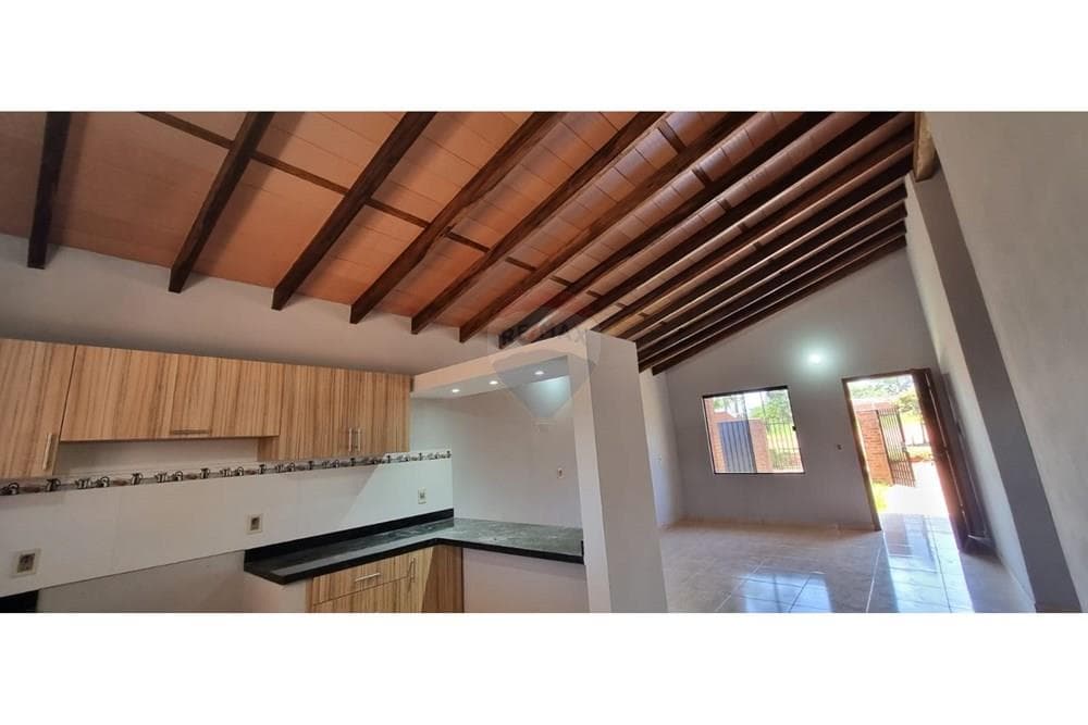 Casa en Venta – Ñemby, Barrio San Carlos, foto 3