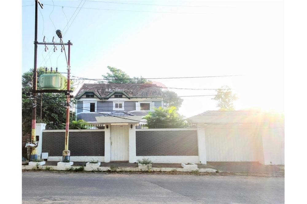 Vendo casa zona curva de la muerte