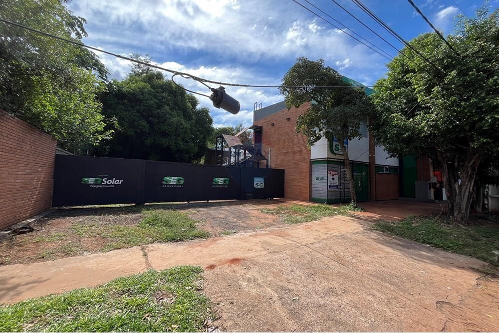 Alquilo deposito con oficina en San Lorenzo