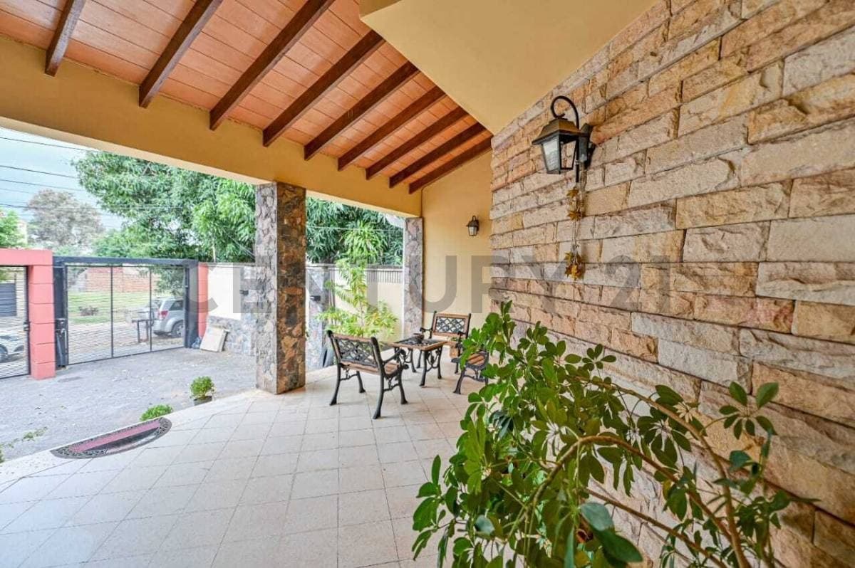 Casa en venta en Lambaré – Bo. Kennedy | Ubicación privilegiada, foto 3