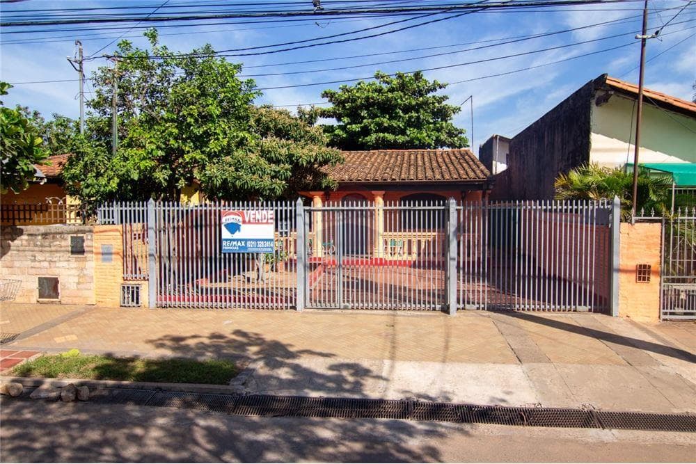 Impecable residencia en la zona shopping Mariano, foto 2