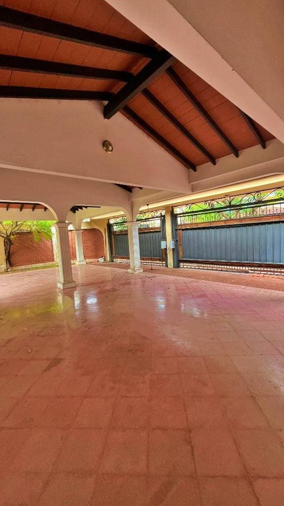 Amplia Propiedad A Remodelar En Venta – Asunción, Barrio Recoleta, foto 4