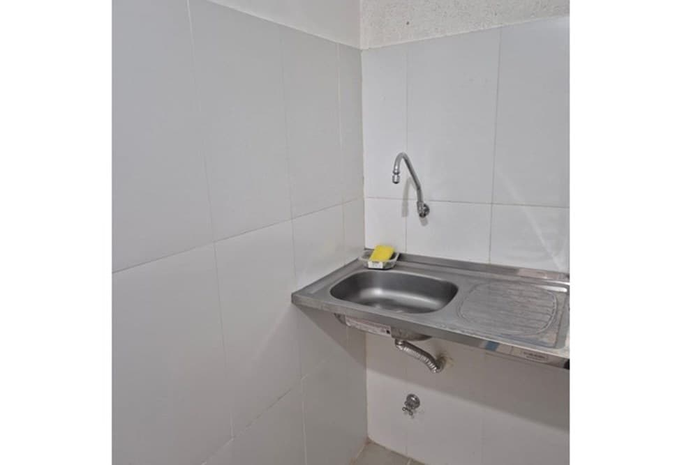 Local Comercial - Alquiler - Loma Pytá, Paraguay, foto 4