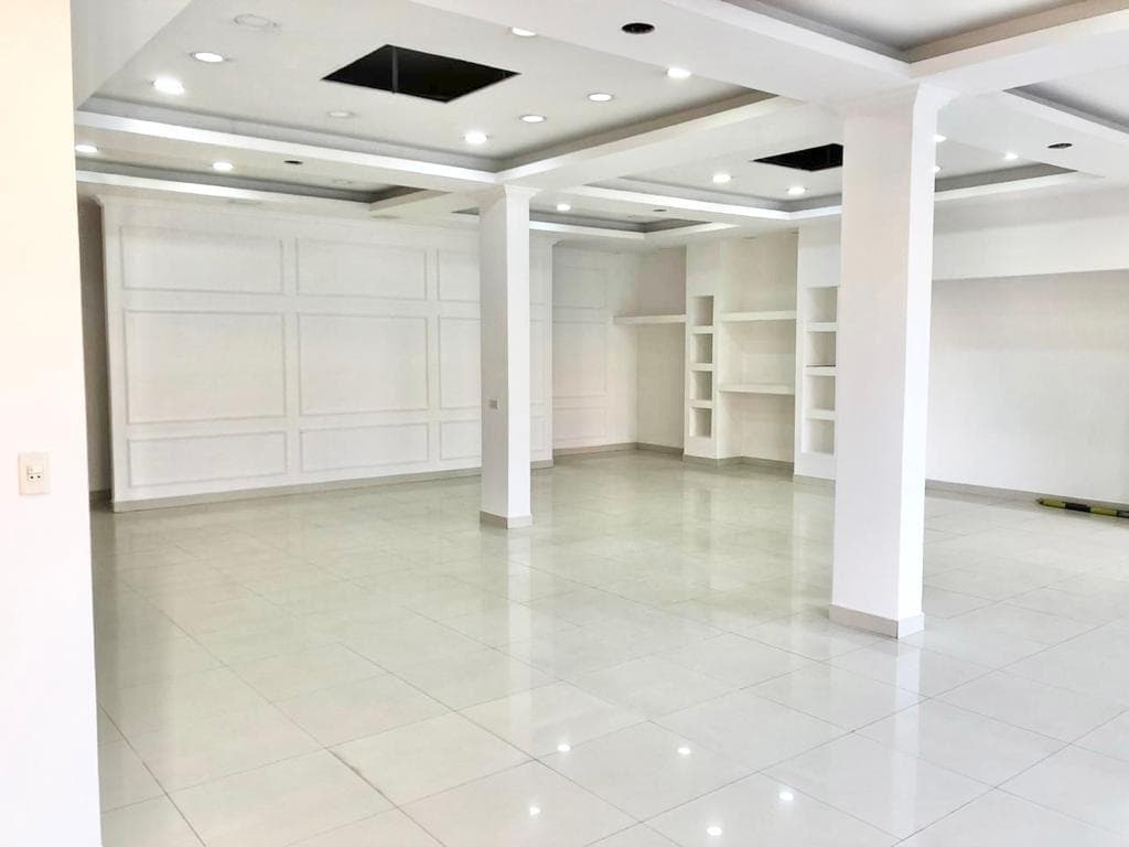 En Alquiler Showroom/Salon Comercial/Oficina sobre Ruta 2 - San Lorenzo A146, foto 2