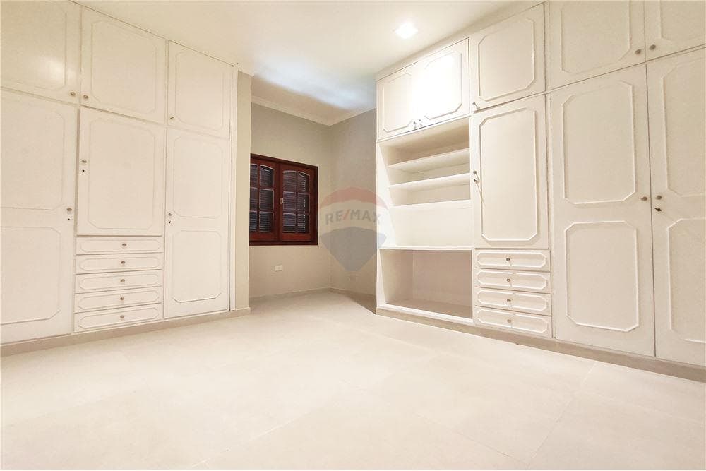 amplia y fina residencia en Los Laureles — foto 4