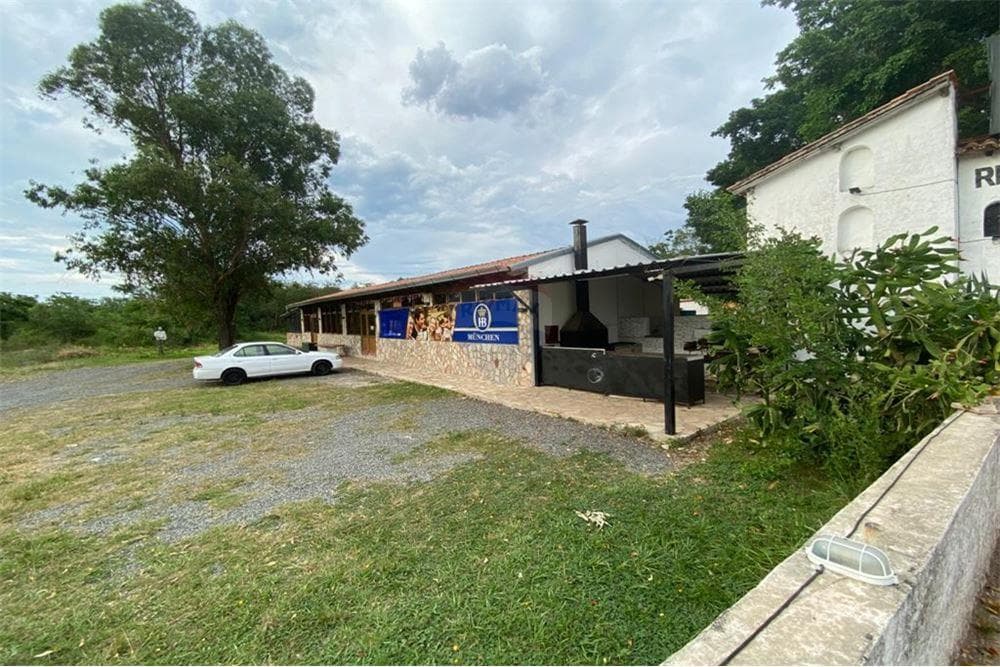 Vendo casa ideal para restaurante en ypacarai