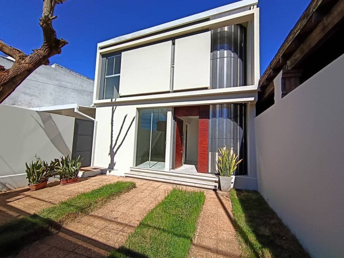 Alquilo dúplex en Fernando de la Mora