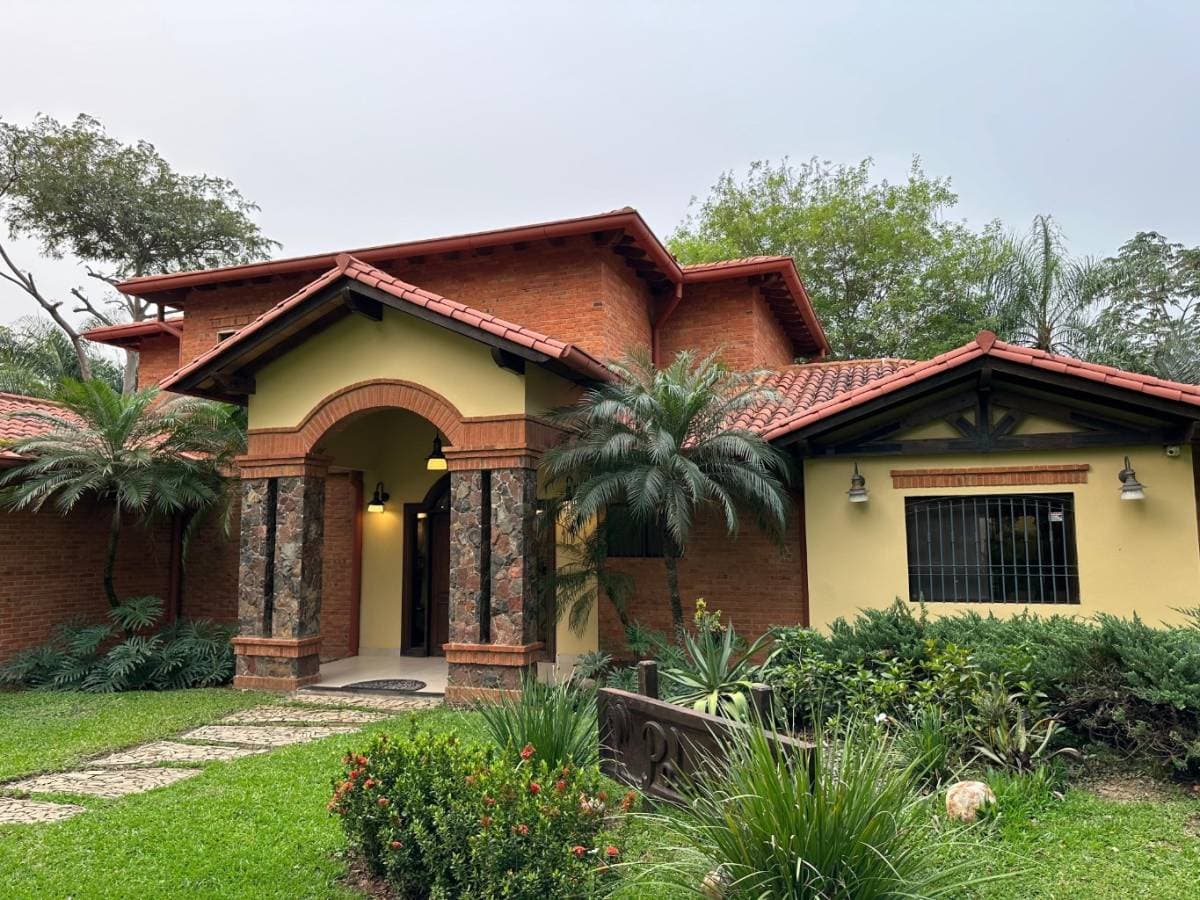 Hermosa casa en surubi'i, foto 1