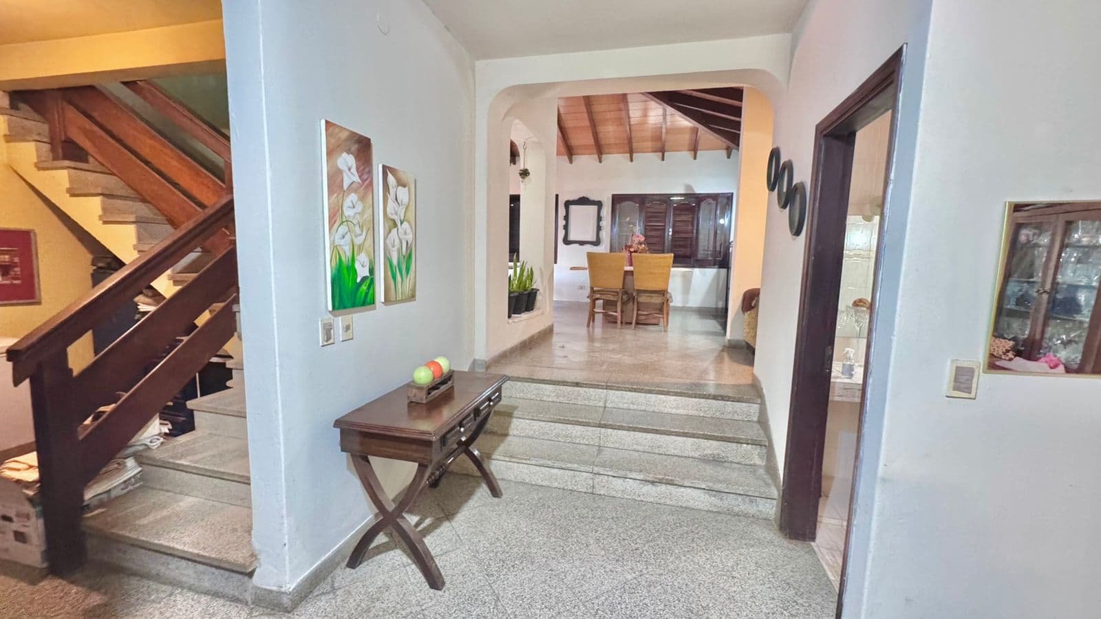 En venta amplia casa en Vista Alegre - Asunción, foto 3