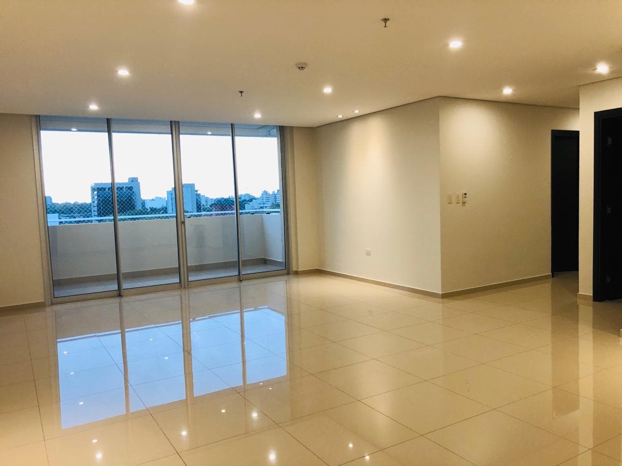 Amplio dpto de 3 habitaciones en Villa Morra, foto 4