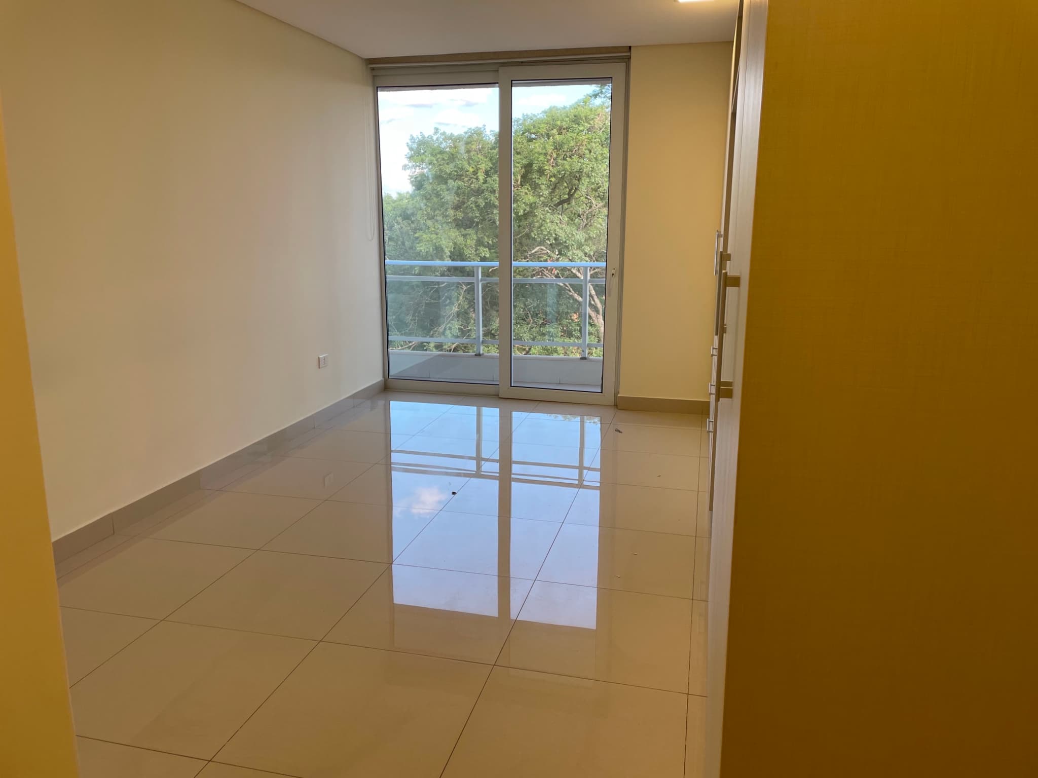 Alquiló Dpto Moderno de 3 habitaciones — foto 1