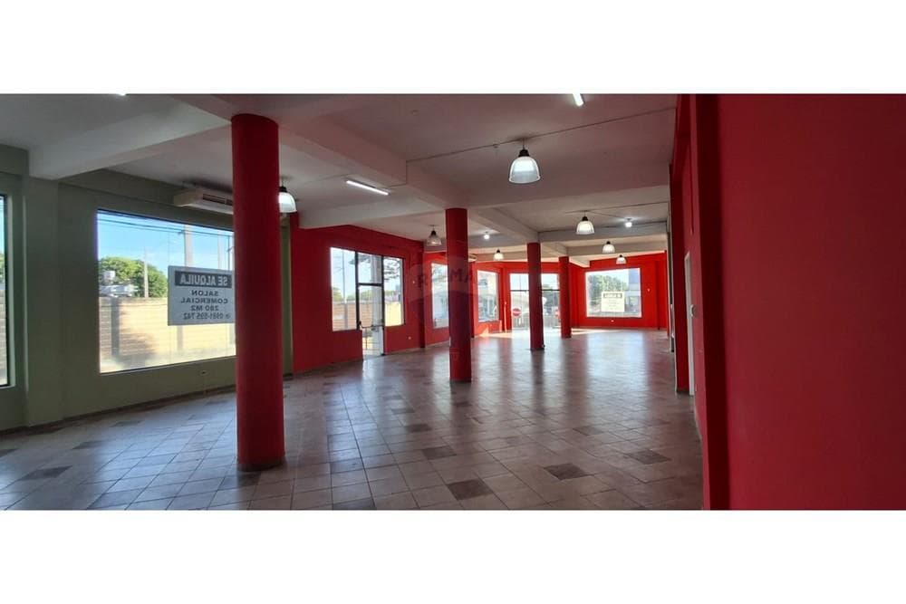salon comercial de 280m² sobre Acceso Sur, foto 5