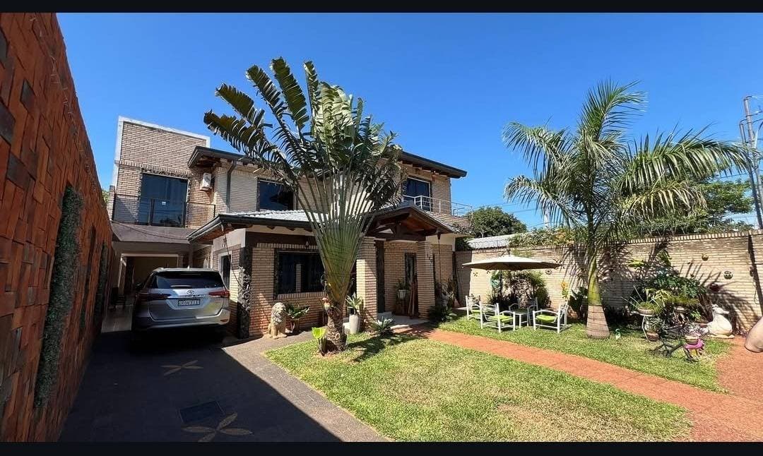 De amplia residencia en San Lorenzo, foto 3