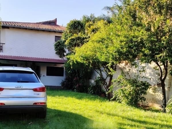 Espaciosa propiedad en los laureles!! — foto 2
