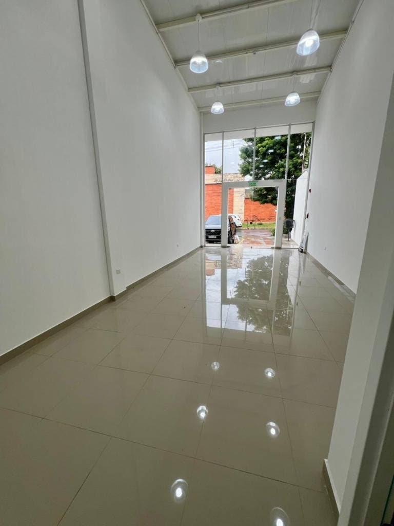Local comercial en alquiler – Fernando de la Mora, foto 5
