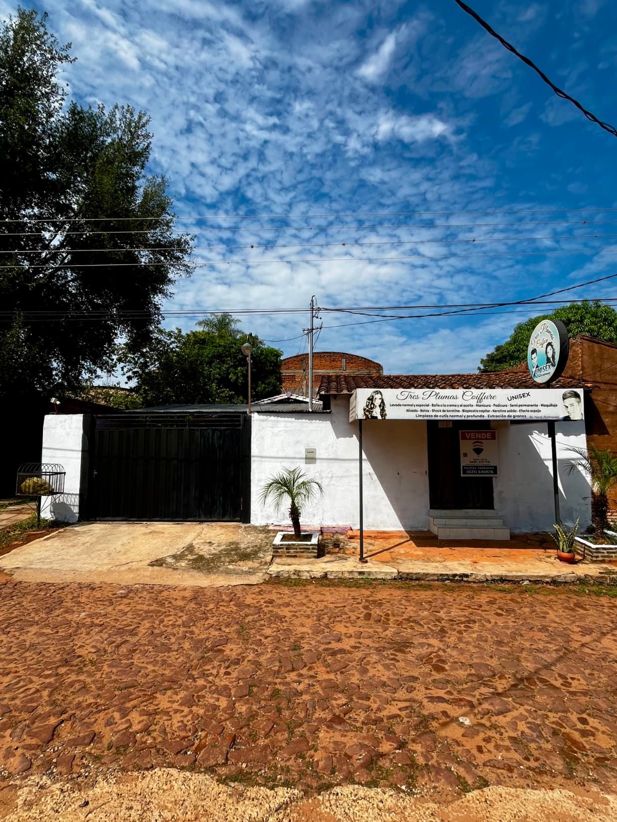 Venta casa familiar con salón independiente en San Lorenzo
